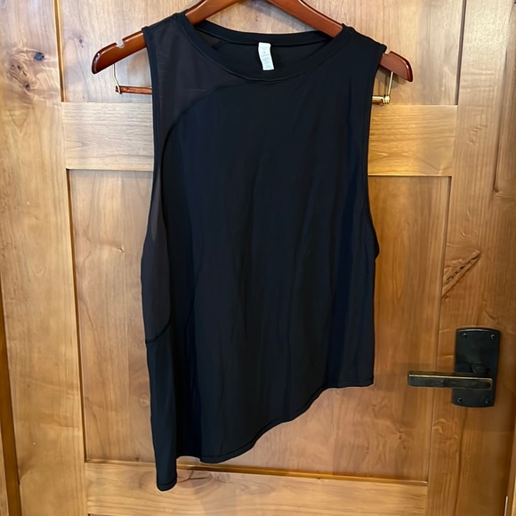 lululemon athletica Tops - Lululemon Athletica Strength in Stance Asymmetric Black Top Size 6